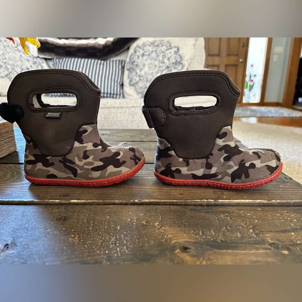 Bogs toddler camo boots